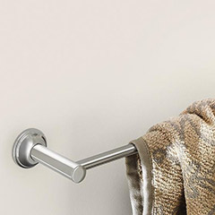 ESSENTIALS AUTHENTIC