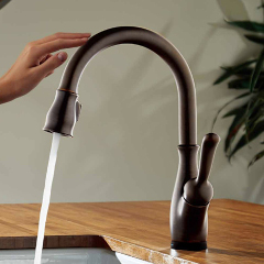 Leland Touch タッチ水栓 シングルレバーキッチン混合水栓(ホース引出しタイプ)