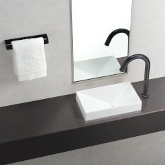 オーバーカウンター型手洗器