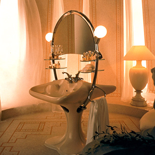 曲線を採用した衛生陶器